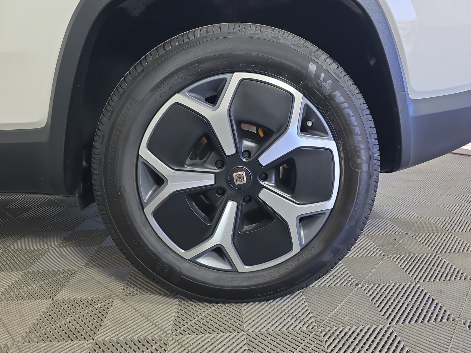 Used 2024 Rivian R1S Adventure Quad AWD/4WD image 10