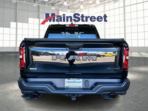 Used 2025 RAM 1500 Warlock AWD/4WD image 4