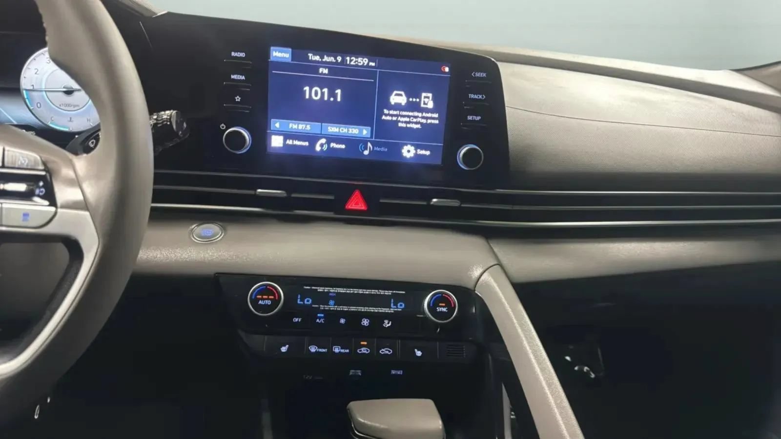 Used 2021 Hyundai Elantra SEL w/ Convenience + Premium Package FWD image 15