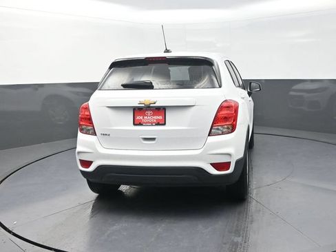 Used 2018 Chevrolet Trax LS FWD image 7