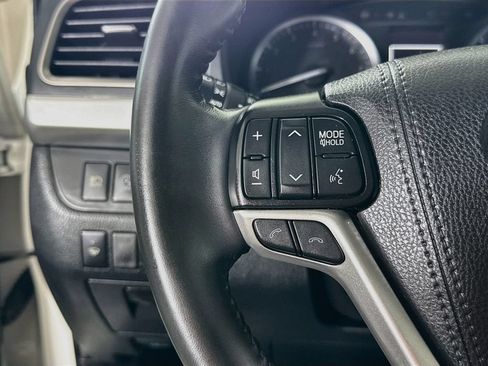 Certified 2019 Toyota Highlander XLE AWD/4WD image 23