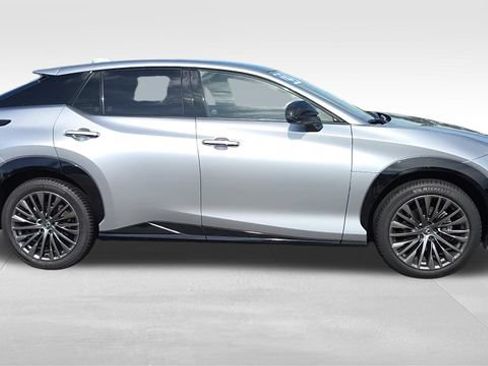 Used 2023 Lexus RZ 450e Premium w/ Accessory Package (2T) AWD/4WD image 2