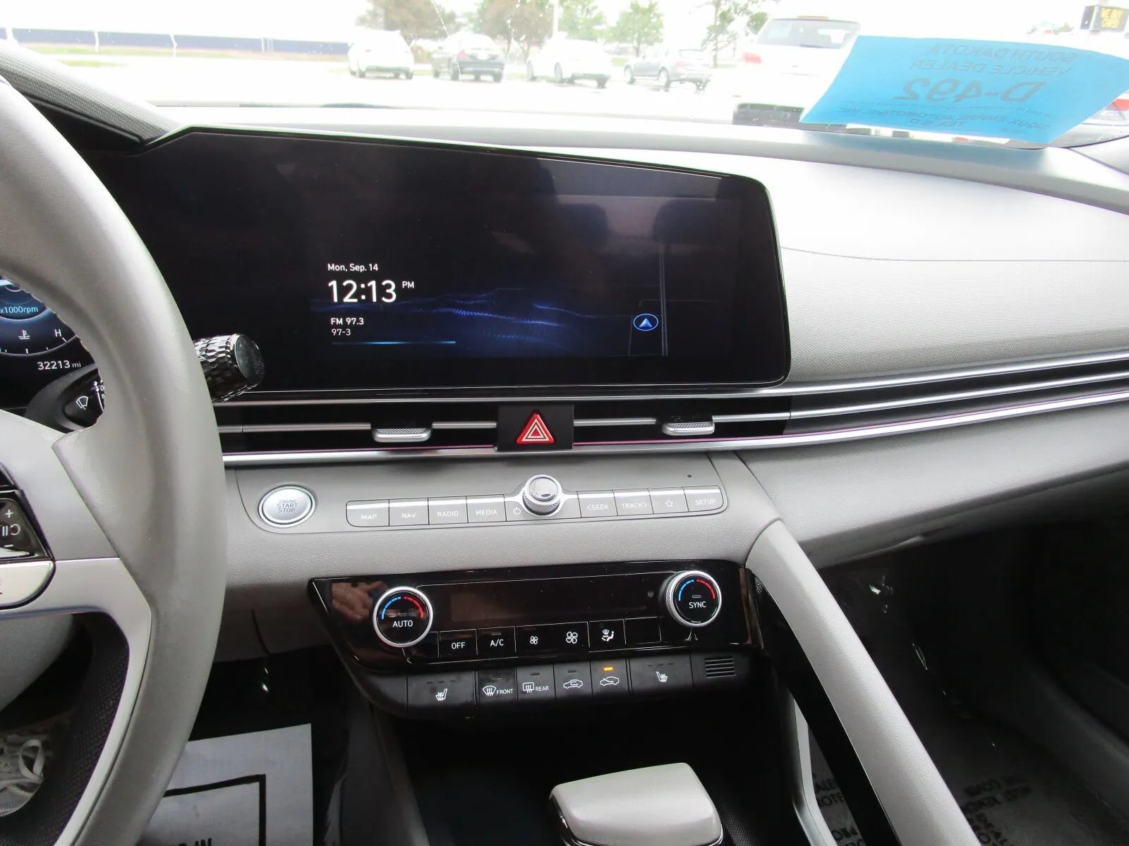 Used 2025 Hyundai Elantra SEL FWD image 11