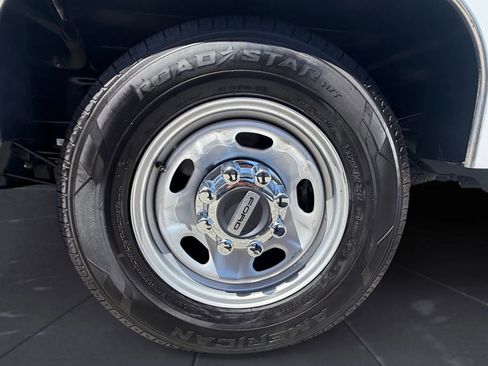 Used 2022 Ford F250 XL w/ Power Equipment Group RWD image 40