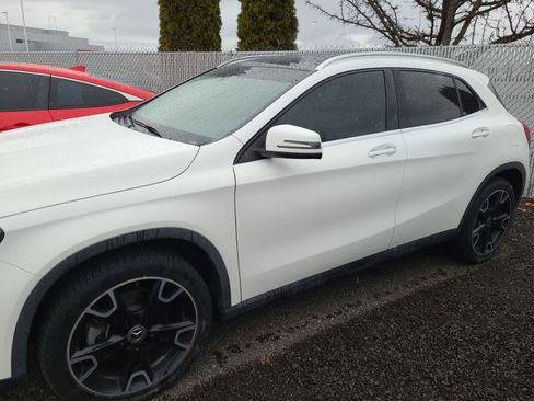 Used 2019 Mercedes-Benz GLA 250 4MATIC image 2