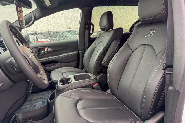 New 2026 Chrysler Pacifica Select FWD image 31