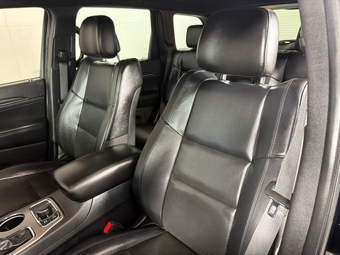 Used 2019 Jeep Grand Cherokee Limited w/ Luxury Group II AWD/4WD image 13