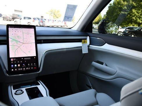 New 2025 Volvo EX90 Ultra w/ Protection Package Premier image 21