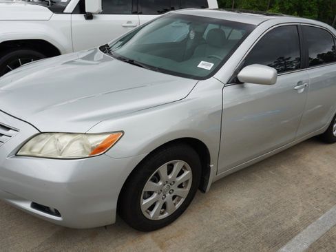 Used 2007 Toyota Camry XLE image 2