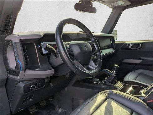 Used 2022 Ford Bronco Black Diamond image 11