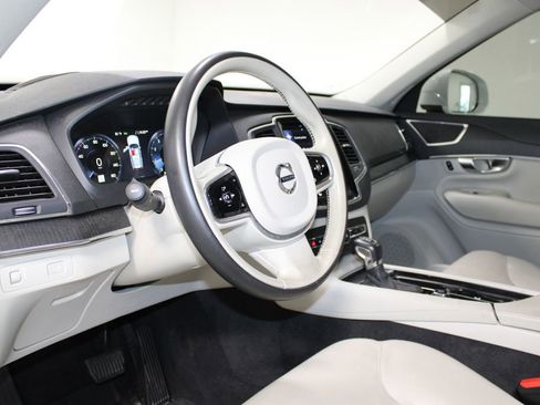 Used 2020 Volvo XC90 T6 Momentum image 17