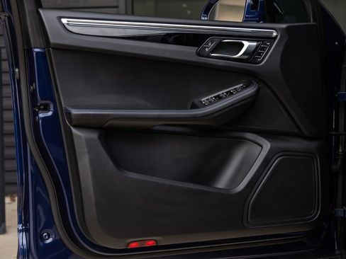 Certified 2026 Porsche Macan S AWD/4WD image 22