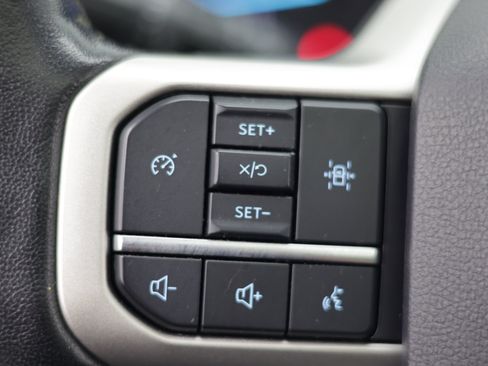 Used 2022 Ford Expedition XLT AWD/4WD image 29