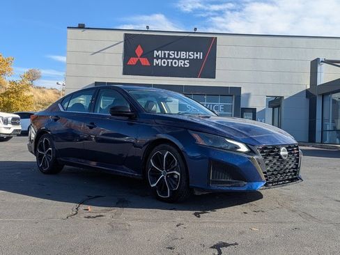 Used 2024 Nissan Altima 2.5 SR image 1