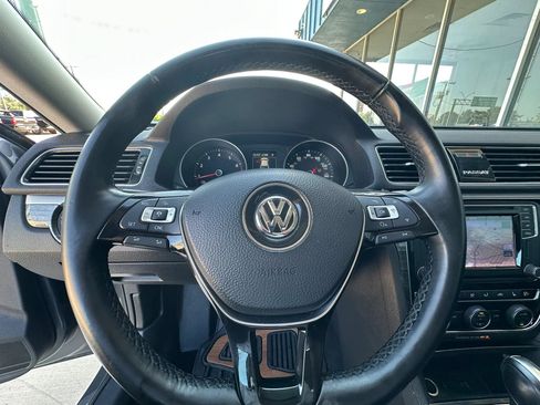 Used 2018 Volkswagen Passat 2.0T SE FWD image 27