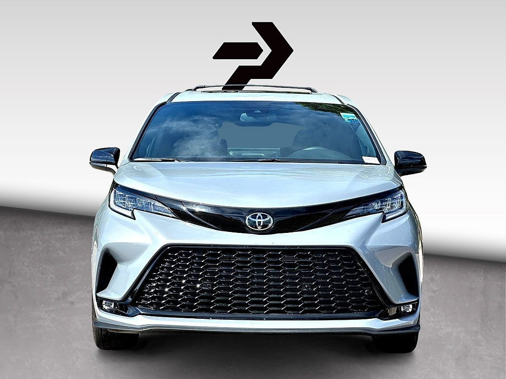 New 2026 Toyota Sienna XSE FWD image 3