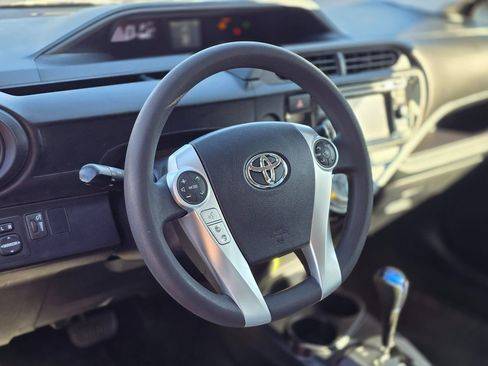 Used 2018 Toyota Prius Prime Plus image 19