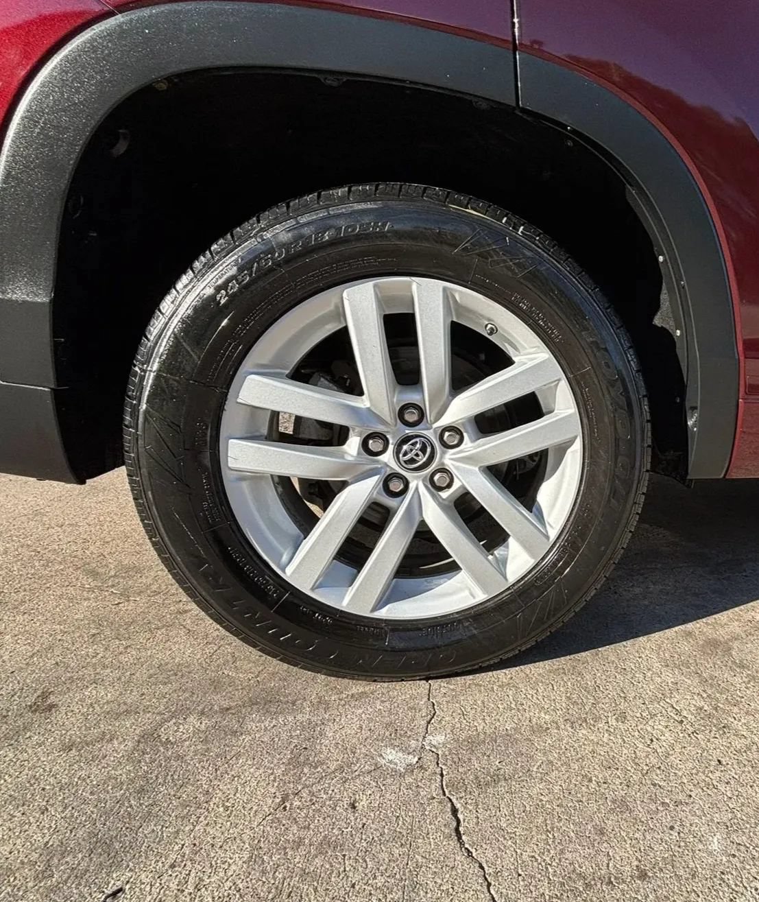 Used 2016 Toyota Highlander LE FWD image 24
