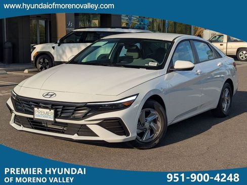 New 2025 Hyundai Elantra SE image 2