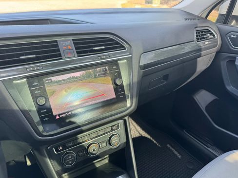 Used 2019 Volkswagen Tiguan SEL Premium image 23