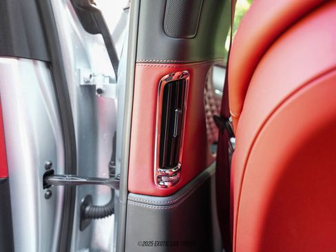 Used 2022 Bentley Flying Spur V8 image 39