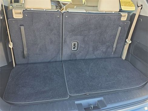 Used 2021 Toyota Highlander XLE image 30