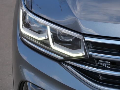Certified 2022 Volkswagen Tiguan SEL R-Line AWD/4WD image 16