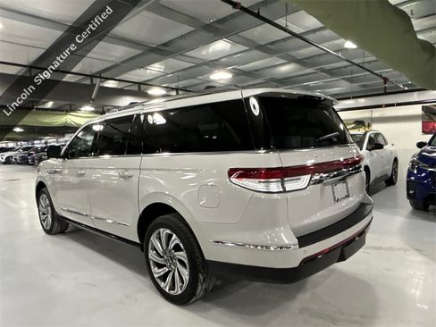 Used 2023 Lincoln Navigator L Reserve image 4