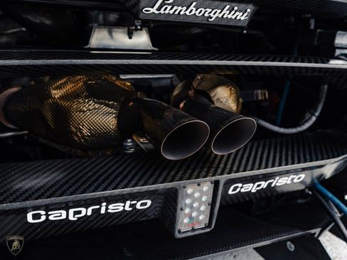 Used 2022 Lamborghini Huracan EVO image 38