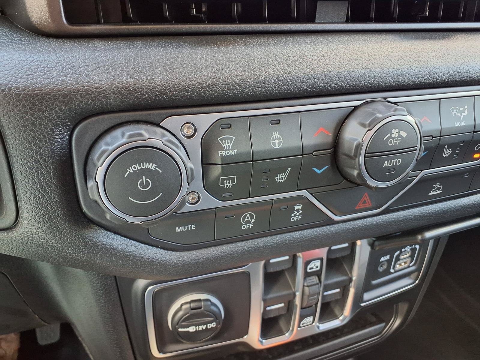 New 2026 Jeep Gladiator Sport AWD/4WD image 13