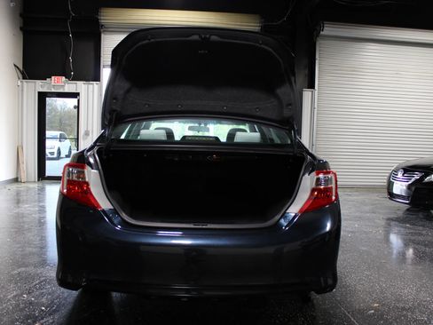 Used 2012 Toyota Camry LE FWD image 26