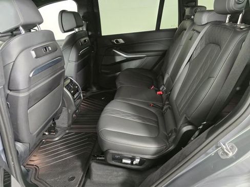 Used 2025 BMW X7 M60i AWD/4WD image 18