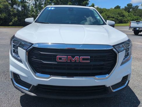 Used 2024 GMC Terrain SLE image 9