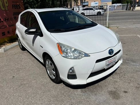 Used 2013 Toyota Prius C Three FWD image 3