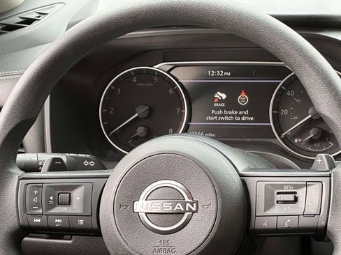 Used 2024 Nissan Rogue S image 19