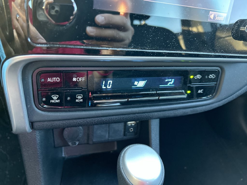Used 2017 Toyota Corolla LE FWD image 23