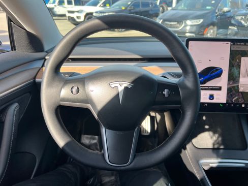 Used 2022 Tesla Model 3 Performance image 15