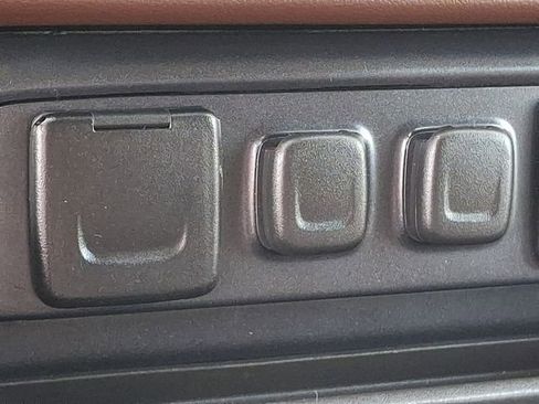 Used 2015 Chevrolet Silverado 1500 High Country w/ High Country Premium Package image 26