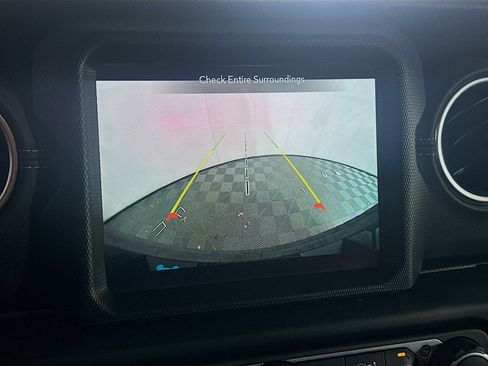 Used 2022 Jeep Wrangler Sahara image 22