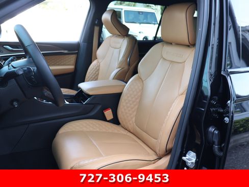 Used 2025 Jeep Grand Cherokee L Summit w/ Advanced Protech Group IV AWD/4WD image 2