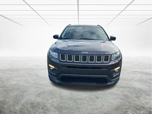 Used 2019 Jeep Compass Latitude FWD image 8