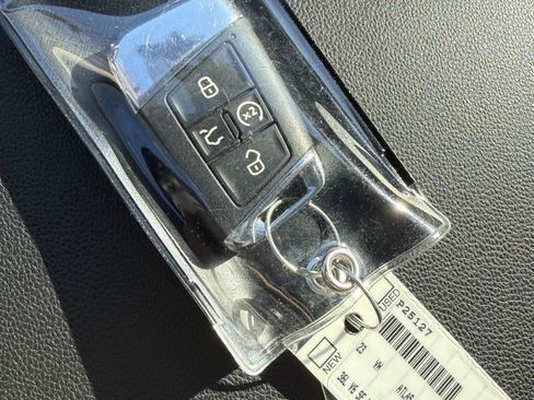 Used 2023 Volkswagen Atlas SE w/ Panoramic Sunroof Package image 38