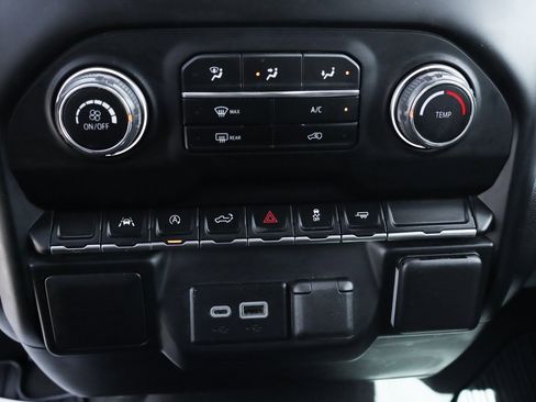 Used 2024 Chevrolet Silverado 1500 Custom image 32