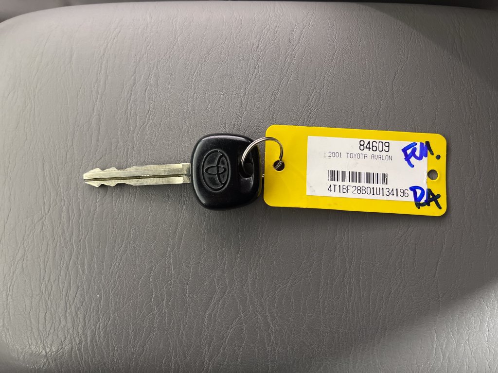 Used 2001 Toyota Avalon XLS w/ Option Pkg 6 FWD image 23