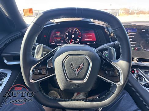 Used 2022 Chevrolet Corvette Stingray Coupe w/ Z51 Performance Package image 16