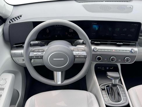 New 2026 Hyundai Kona SE image 18