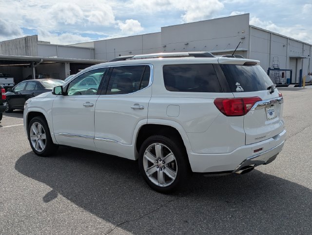 Used 2019 GMC Acadia Denali w/ Technology Package AWD/4WD image 5
