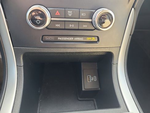 Used 2024 Ford Edge SEL image 21