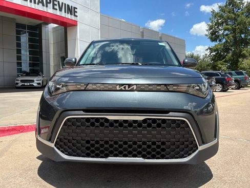 Used 2025 Kia Soul LX w/ LX Technology Package FWD image 3