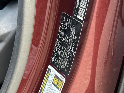 Used 2017 Kia Sedona LX w/ LX Essentials Premium Package FWD image 33